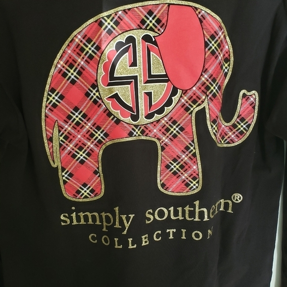 Simply Southern Long Sleeve Tee Black Red Plaid Elephant Graphic Size Small NWOT - Picture 3 of 10